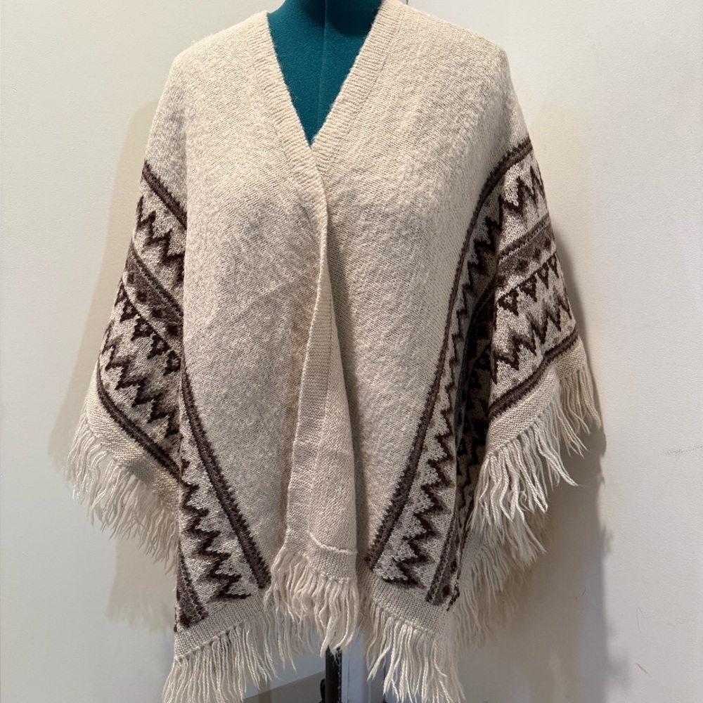 Vintage Alpaca Hand-Knit Poncho/Wrap - Picture 7 of 8